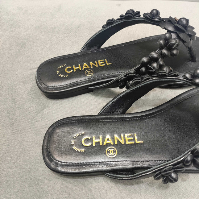 THONG SLIPPERS CAMELLIA IN BLACK SOFT LEATHER