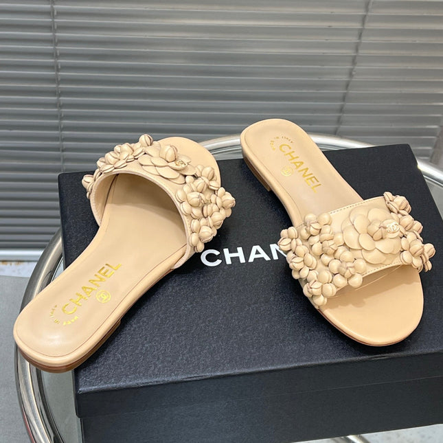 SLIPPERS CAMELLIA IN BEIGE CALFSKIN