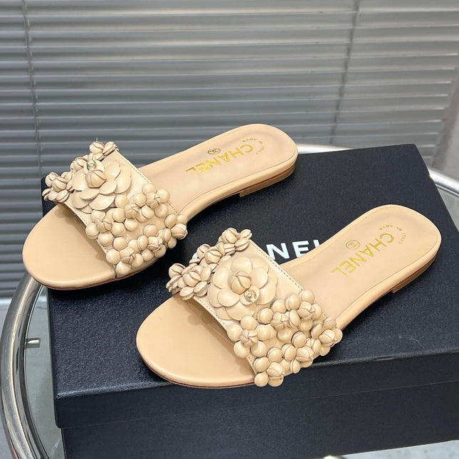 SLIPPERS CAMELLIA IN BEIGE CALFSKIN