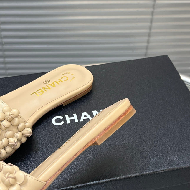 SLIPPERS CAMELLIA IN BEIGE CALFSKIN