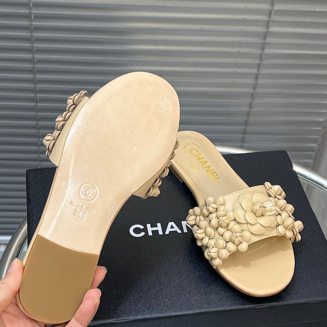 SLIPPERS CAMELLIA IN BEIGE CALFSKIN