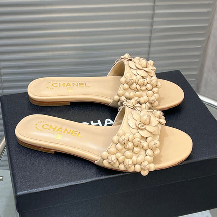 SLIPPERS CAMELLIA IN BEIGE CALFSKIN