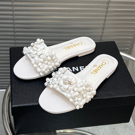 SLIPPERS CAMELLIA IN WHITE CALFSKIN