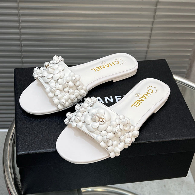 SLIPPERS CAMELLIA IN WHITE CALFSKIN