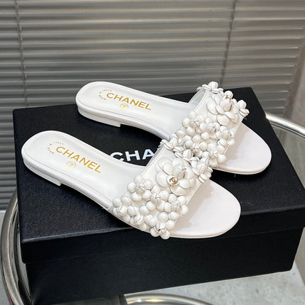 SLIPPERS CAMELLIA IN WHITE CALFSKIN