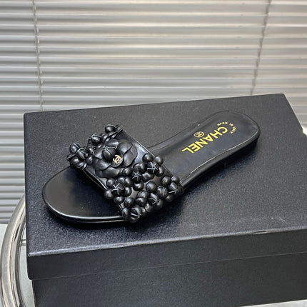 SLIPPERS CAMELLIA IN BLACK CALFSKIN