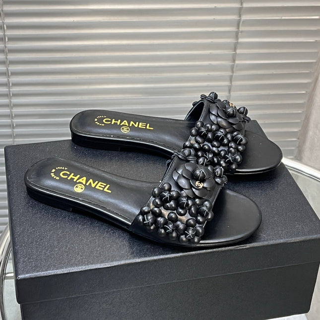SLIPPERS CAMELLIA IN BLACK CALFSKIN