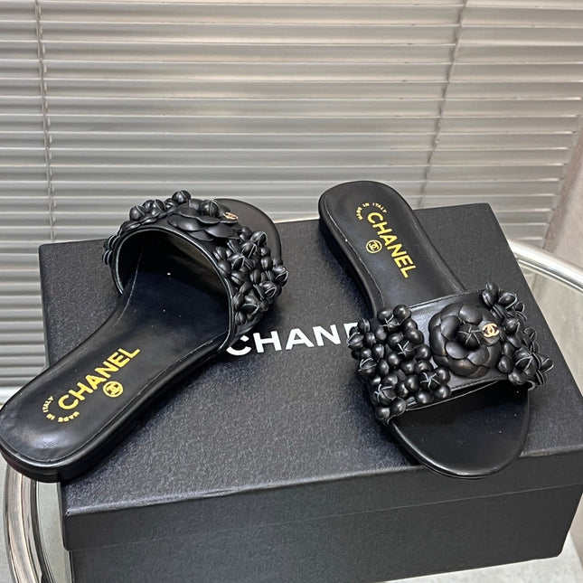 SLIPPERS CAMELLIA IN BLACK CALFSKIN