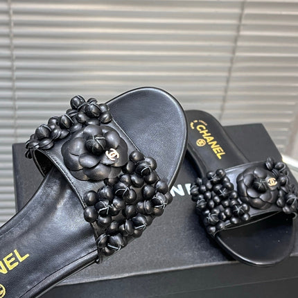 SLIPPERS CAMELLIA IN BLACK CALFSKIN