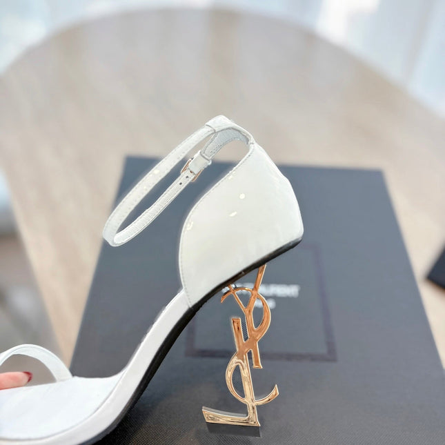 CLASSIC HIGH HEELS 10 CM IN WHITE PATENT CALFSKIN