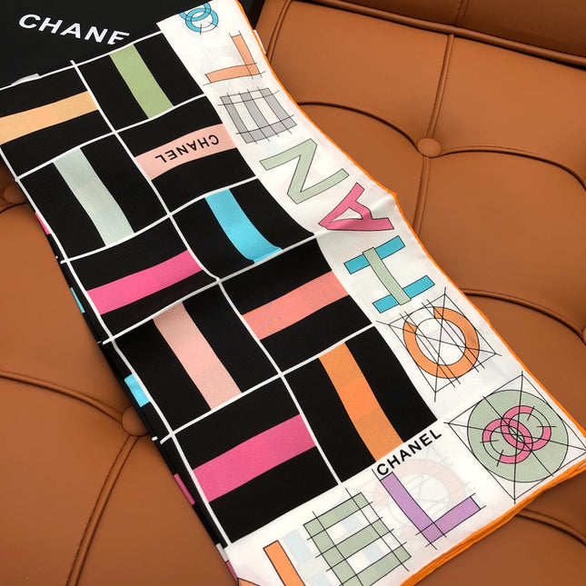 CHANEL 25S SCARF 90 IN SILK 704583