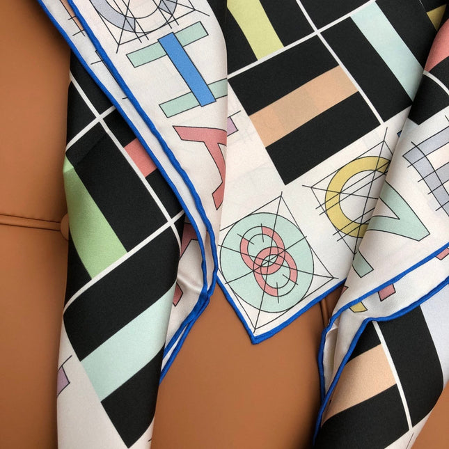 CHANEL 25S SCARF 90 IN SILK 704584