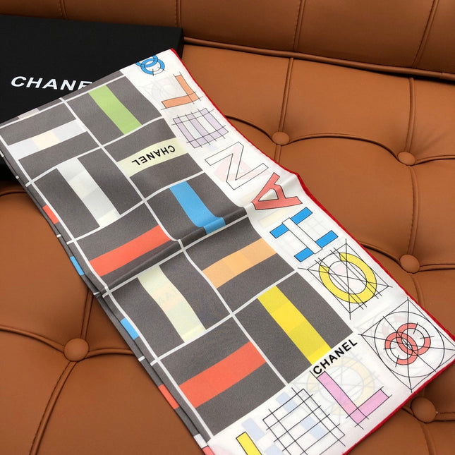CHANEL 25S SCARF 90 IN SILK 704585