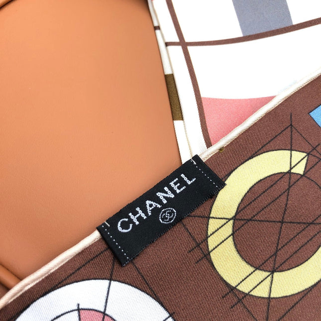 CHANEL 25S SCARF 90 IN SILK 704586