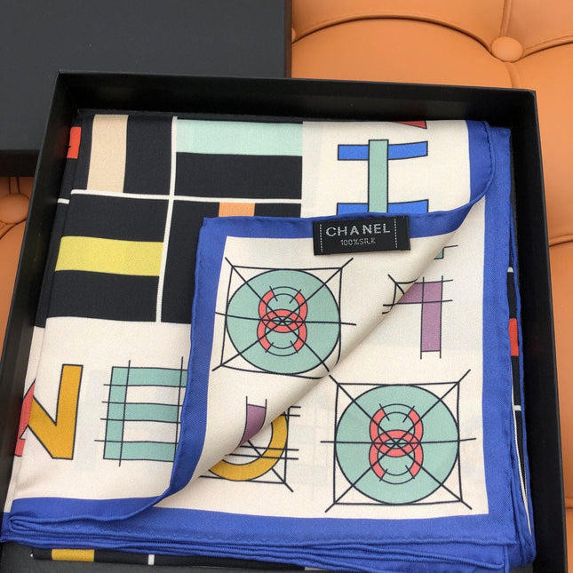 CHANEL 25S SCARF 90 IN SILK 704587