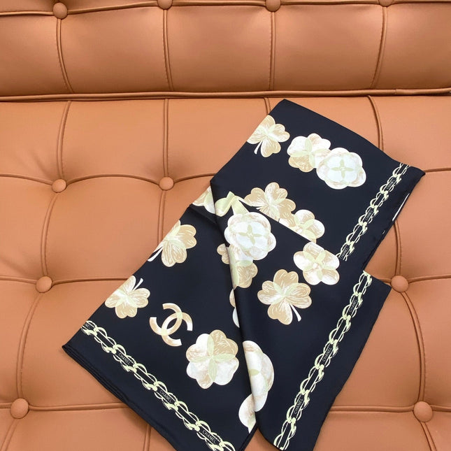 CHANEL 25S SCARF 90 IN SILK 703656
