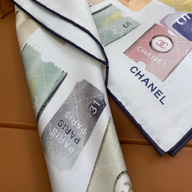 CHANEL 25S SCARF 90 IN SILK 703700