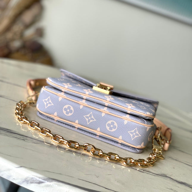 POCHETTE MÉTIS EAST WEST 21 IN GRAY CREAM MONOGRAM TRIANON CANVAS GOLD HARDWARE