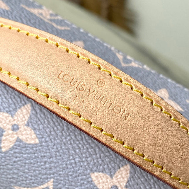 POCHETTE MÉTIS EAST WEST 21 IN GRAY CREAM MONOGRAM TRIANON CANVAS GOLD HARDWARE