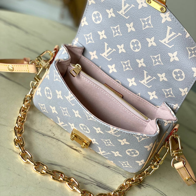 POCHETTE MÉTIS EAST WEST 21 IN GRAY CREAM MONOGRAM TRIANON CANVAS GOLD HARDWARE