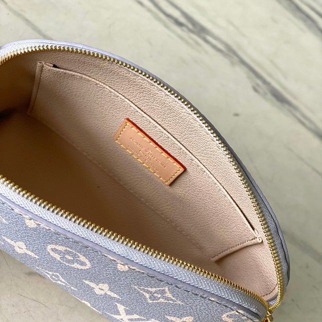 POCHETTE COSMÉTIQUE PM 19 IN GRAY CREAM MONOGRAM TRIANON CANVAS