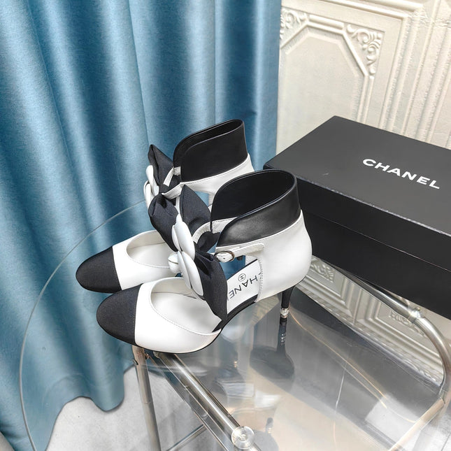 HIGH HEELS IN WHITE MIX BLACK SHEEPSKIN WITH FLOWER