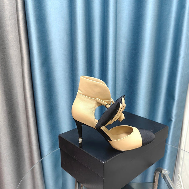 HIGH HEELS IN DARK CREAM MIX BLACK SHEEPSKIN WITH FLOWER