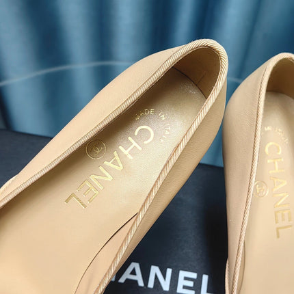 HIGH HEELS IN DARK CREAM MIX BLACK SHEEPSKIN