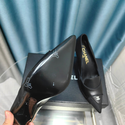 HIGH HEELS IN BLACK SHEEPSKIN