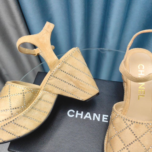 THICK-SOLED WEDGE SANDALS IN BEIGE CREAM SUEDE