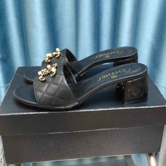 MULE SLIDE SANDAL IN BLACK LAMBSKIN