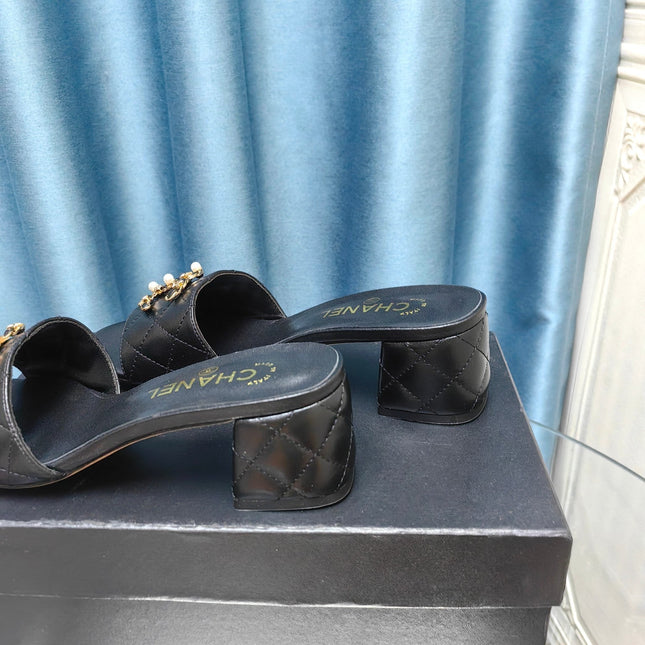 MULE SLIDE SANDAL IN BLACK LAMBSKIN