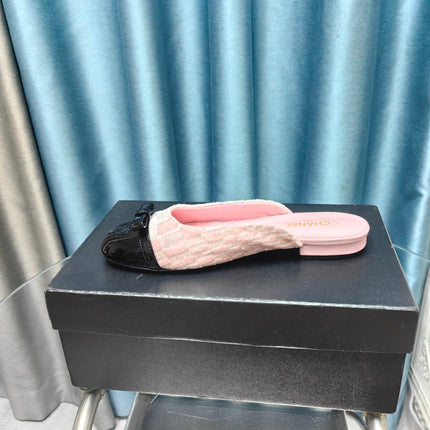 MULE IN LIGHT PINK SATIN AND BLACK LAMBSKIN