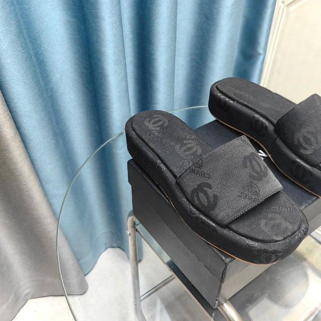 THICK-SOLE SLIPPERS BLACK SATIN