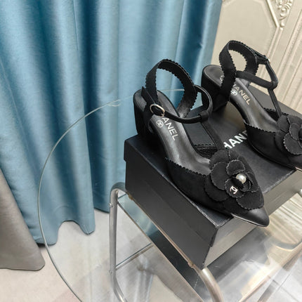 CC CAMELLIA SANDAL IN BLACK SUEDE AND CALFSKIN WITH FLOWER