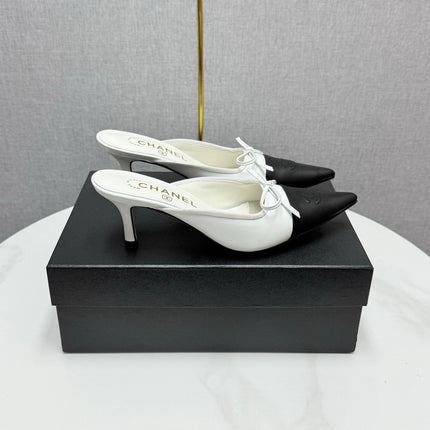 CC HEEL MULES 25S IN BLACK AND WHITE LAMBSKIN WITH BOW