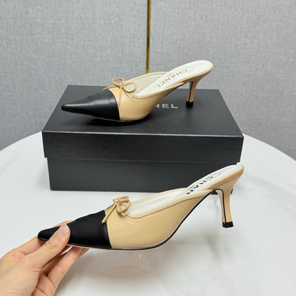 CC HEEL MULES 25S IN BLACK AND BEIGE LAMBSKIN WITH BOW