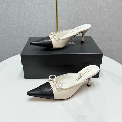 CC HEEL MULES 25S IN BLACK AND CREAM WHITE LAMBSKIN WITH BOW