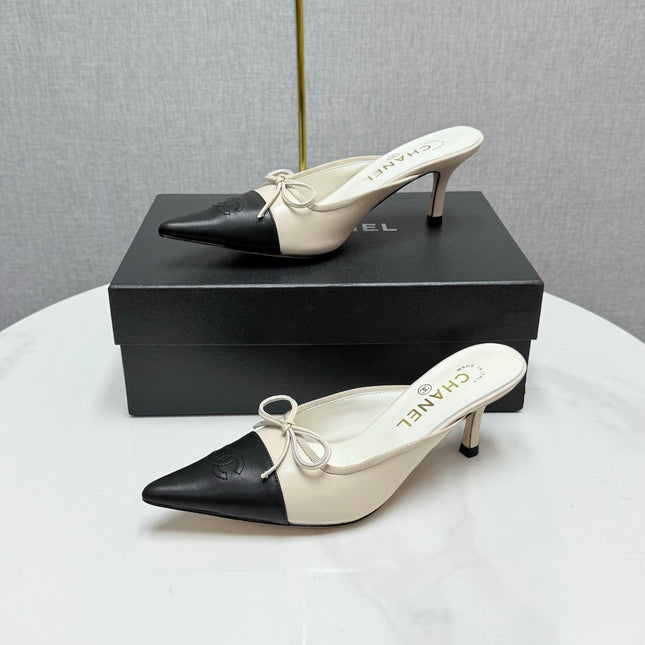 CC HEEL MULES 25S IN BLACK AND CREAM WHITE LAMBSKIN WITH BOW