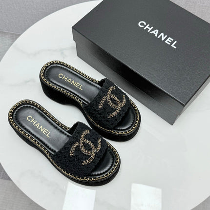 CC WEDGE SOLE SANDALS 25S IN BLACK FABRIC WITH LOGO