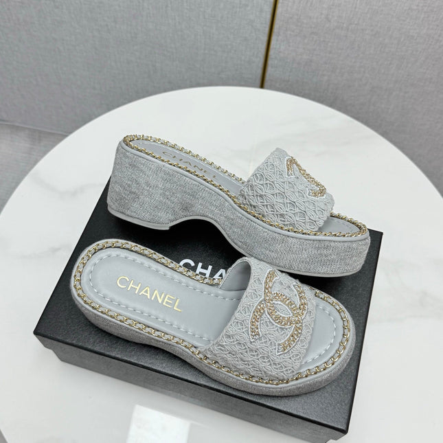 CC WEDGE SOLE SANDALS 25S IN DUSTY BLUE GREY FABRIC WITH LOGO