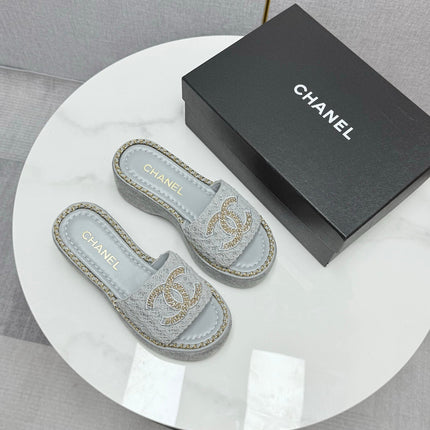 CC WEDGE SOLE SANDALS 25S IN DUSTY BLUE GREY FABRIC WITH LOGO