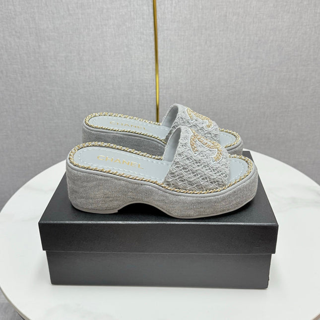 CC WEDGE SOLE SANDALS 25S IN DUSTY BLUE GREY FABRIC WITH LOGO