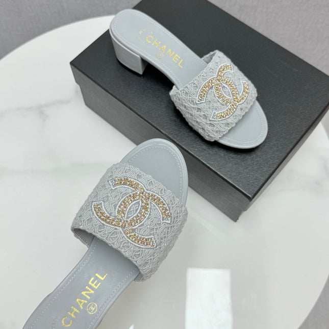 CC HIGH HEEL 25S INDUSTY BLUE GREY FABRIC AND CALFSKIN WITH LOGO