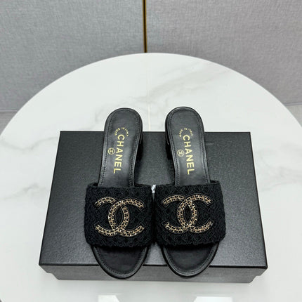 CC HIGH HEEL 25S IN BLACK FABRIC AND CALFSKIN WITH LOGO