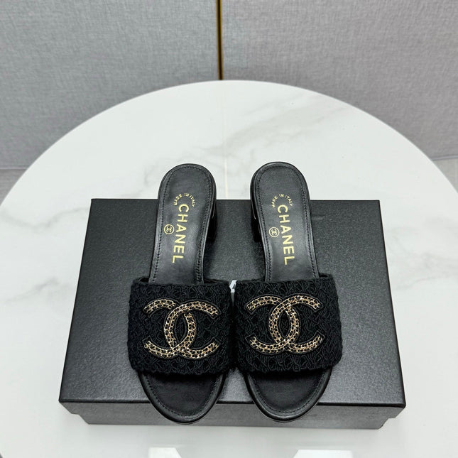 CC HIGH HEEL 25S IN BLACK FABRIC AND CALFSKIN WITH LOGO