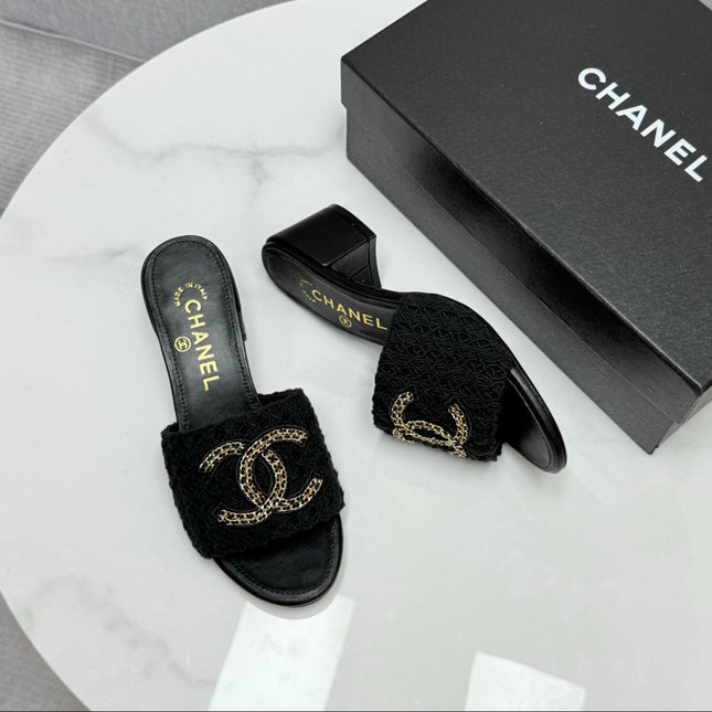 CC HIGH HEEL 25S IN BLACK FABRIC AND CALFSKIN WITH LOGO