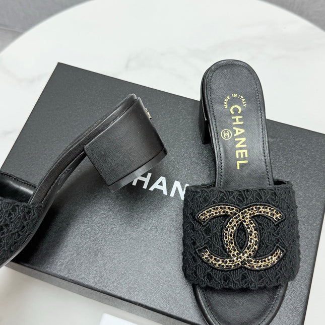 CC HIGH HEEL 25S IN BLACK FABRIC AND CALFSKIN WITH LOGO