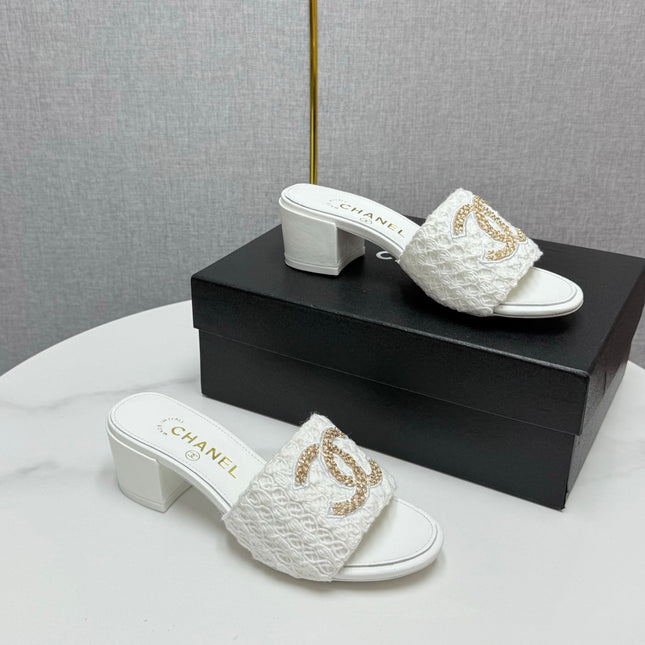 CC HIGH HEEL 25S IN WHITE FABRIC AND CALFSKIN WITH LOGO