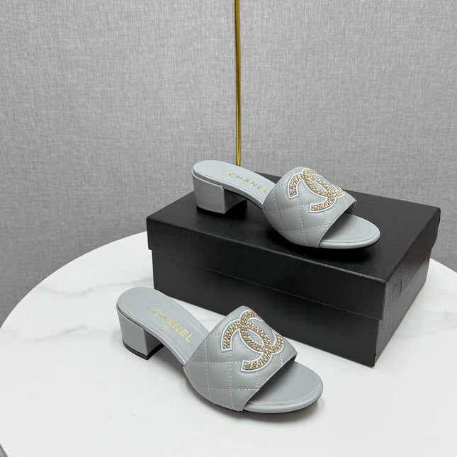 CC HIGH HEEL 25S IN DUSTY BLUE GREY CALFSKIN WITH LOGO